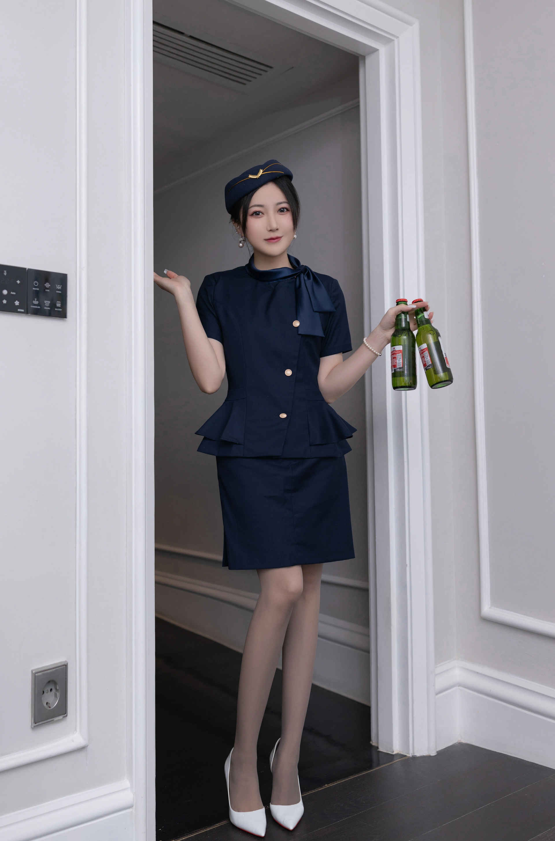 鱼子酱Fish（私拍）- NO.216《空姐制服》写真 2